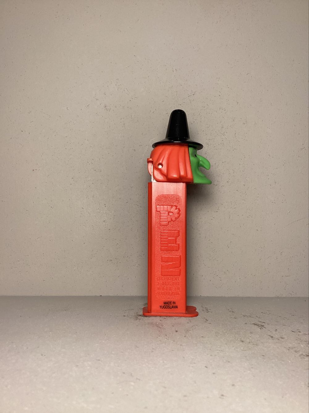 Witch D (3.9 Stem) - Halloween pez collectible - Main Image 2