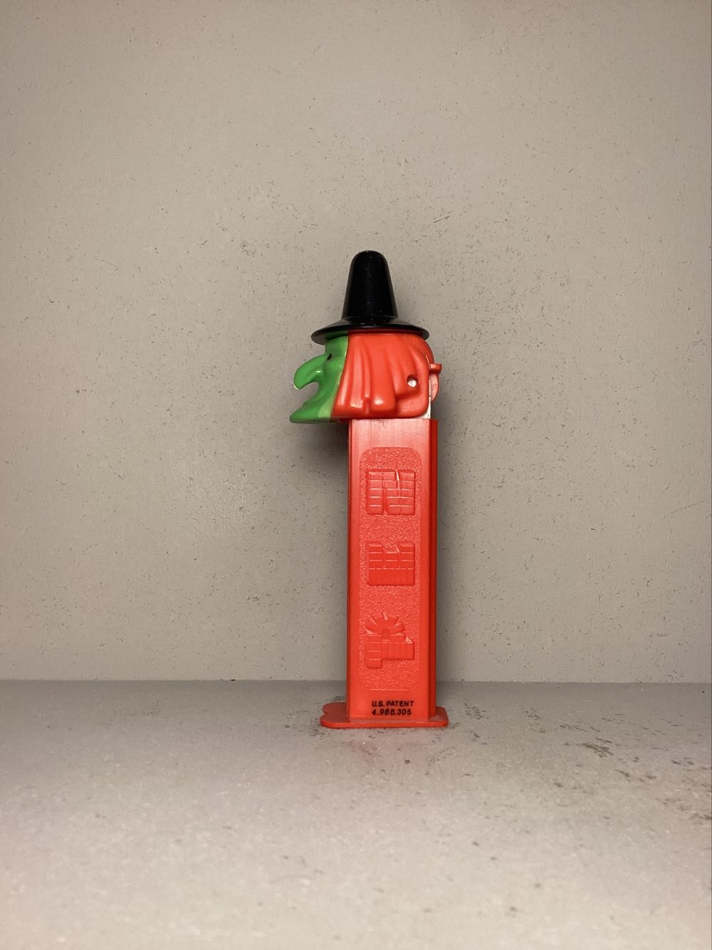 Witch D (3.9 Stem) - Halloween pez collectible - Main Image 4
