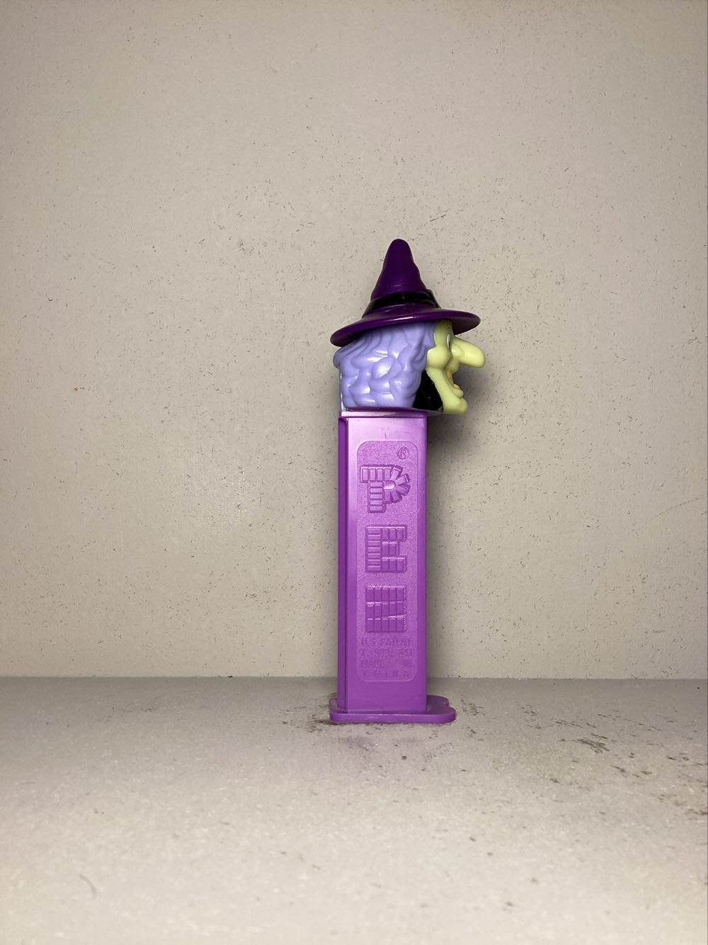 Halloween- Witch F - Holiday pez collectible - Main Image 2