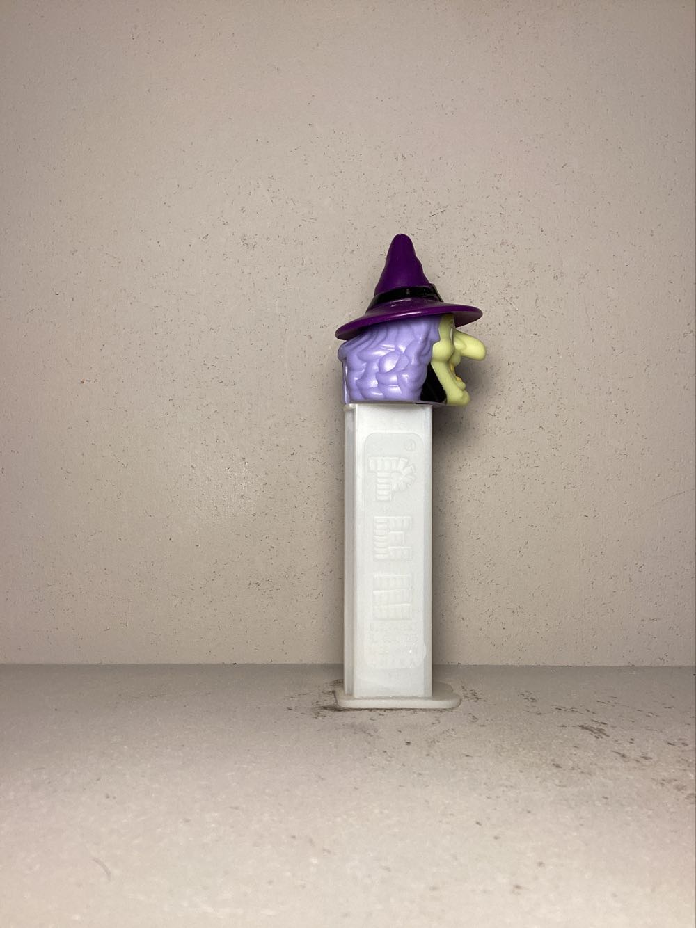 Halloween- Witch F - Holiday pez collectible - Main Image 2