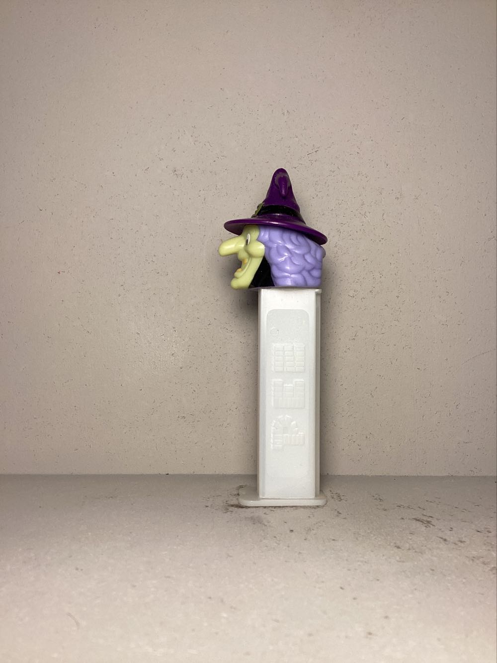 Halloween- Witch F - Holiday pez collectible - Main Image 4