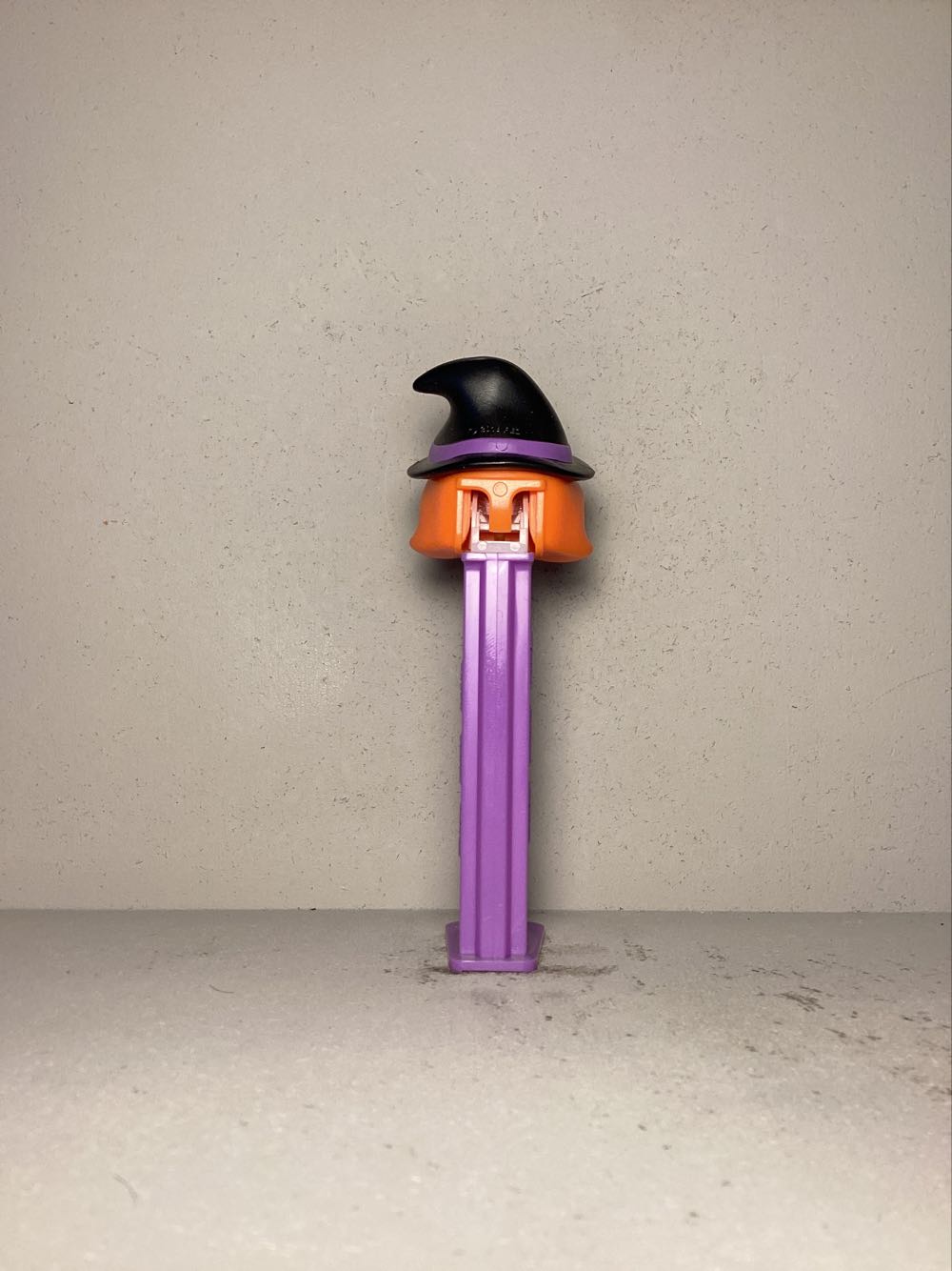 Halloween- Witch H - Holiday pez collectible - Main Image 3