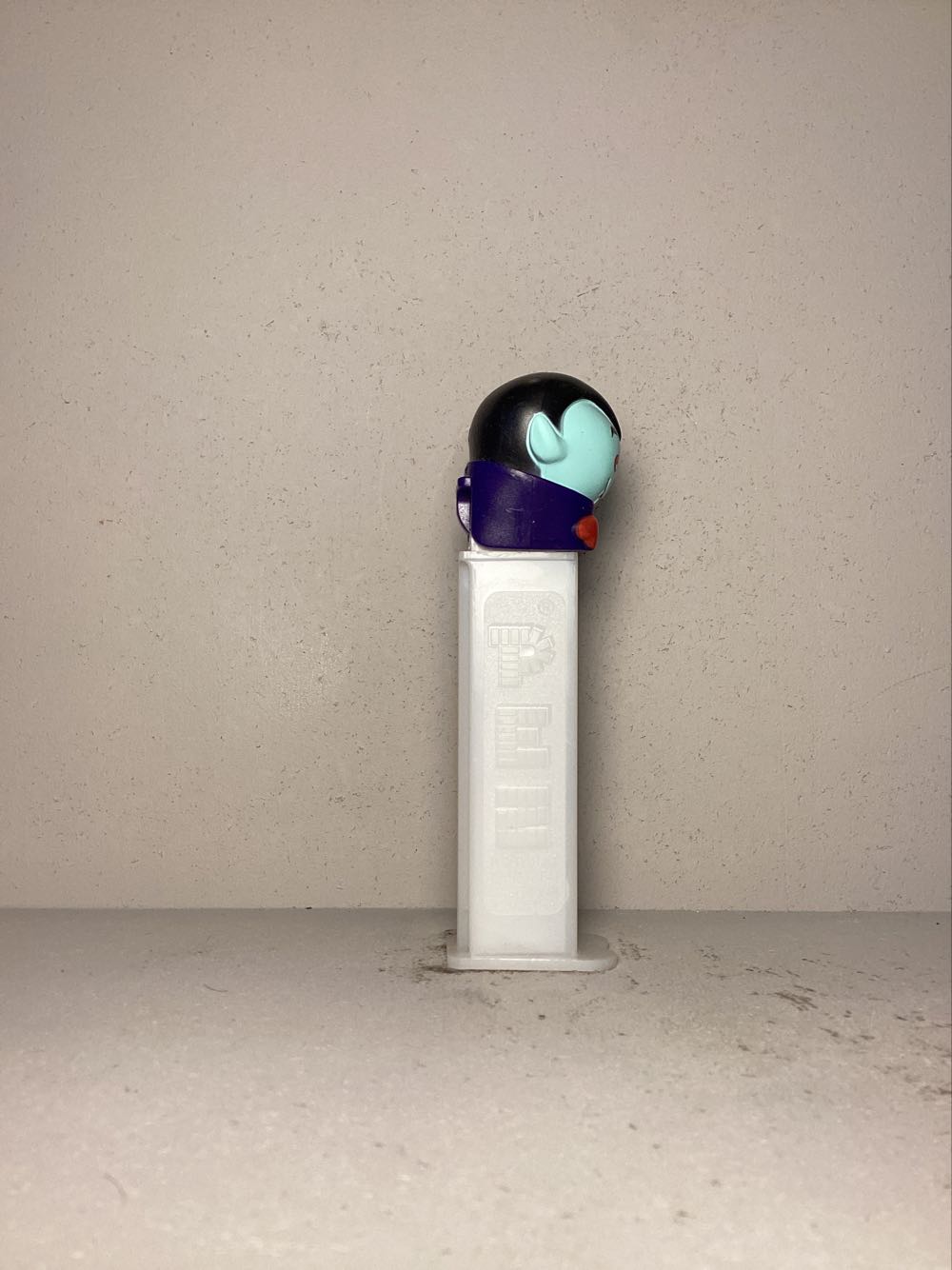 Halloween- Vampire B - Holiday pez collectible - Main Image 2