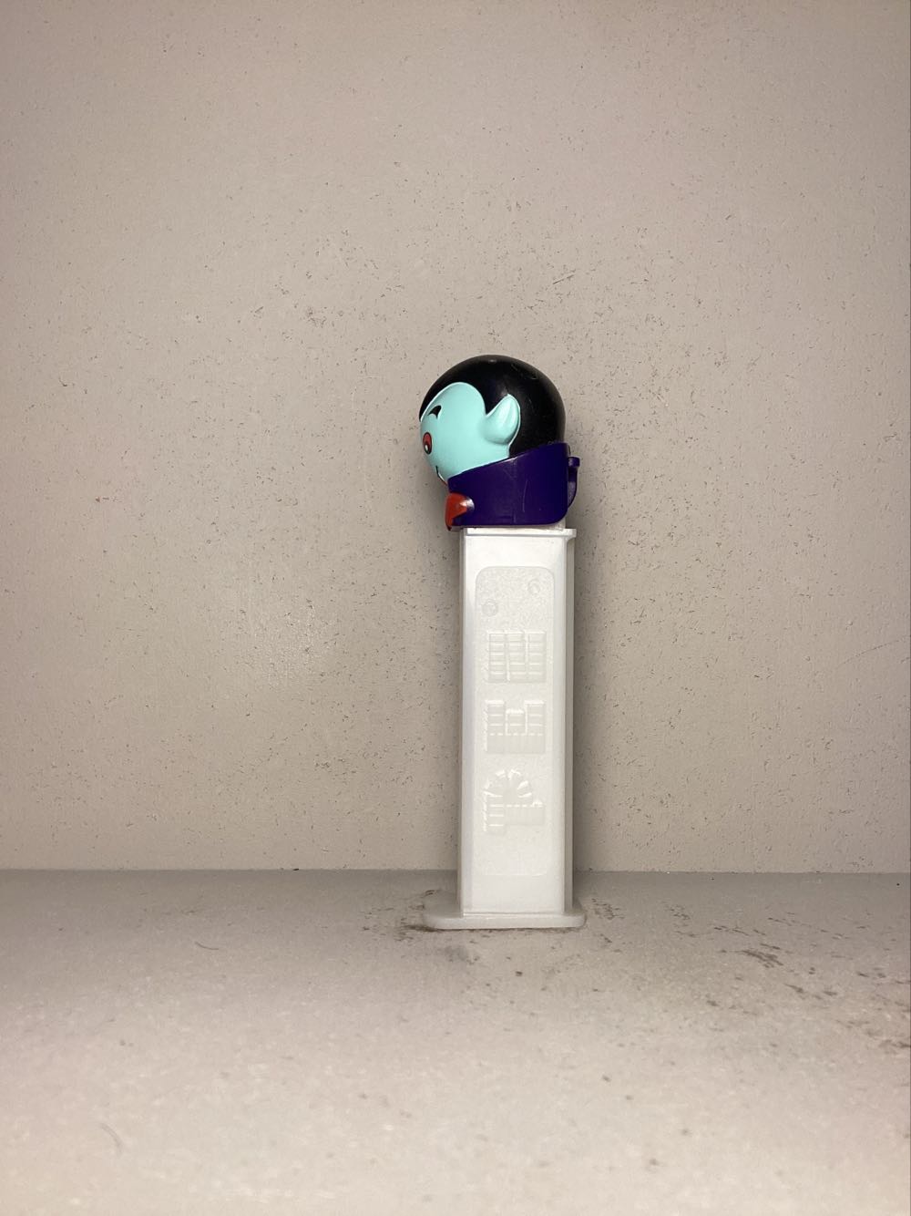 Halloween- Vampire B - Holiday pez collectible - Main Image 4