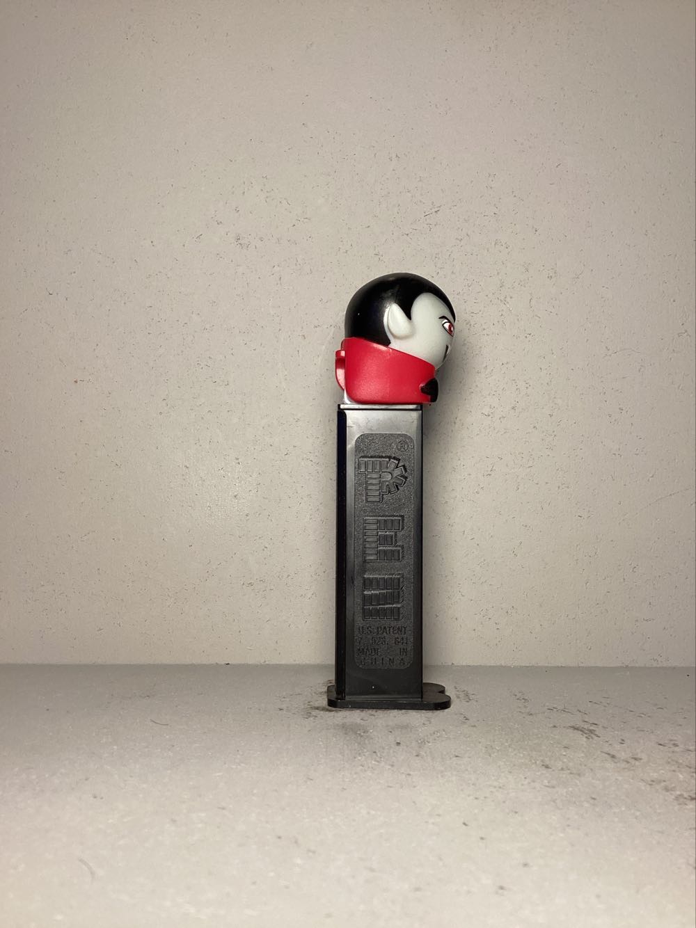 Halloween- Vampire B - Holiday pez collectible - Main Image 2
