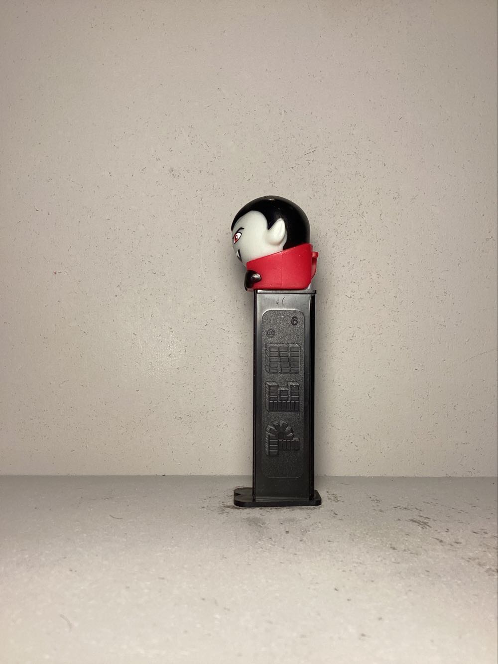 Halloween- Vampire B - Holiday pez collectible - Main Image 4