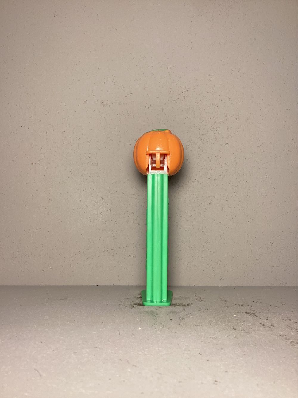 Halloween- Pumpkin B - Holiday pez collectible - Main Image 3