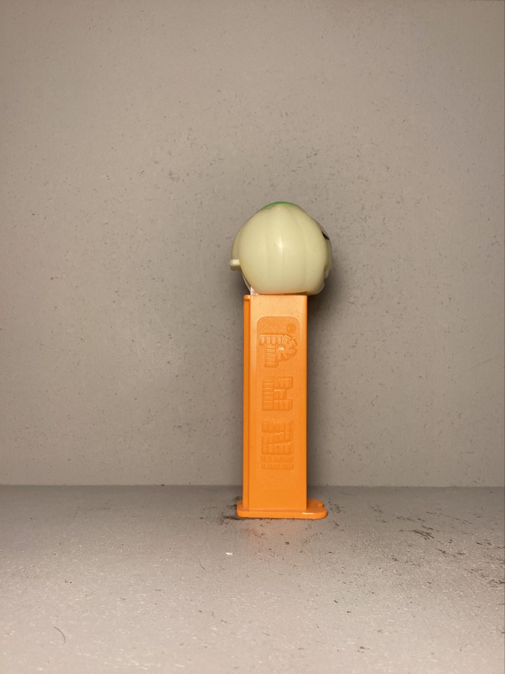 Halloween- Pumpkin C - Holiday pez collectible - Main Image 2