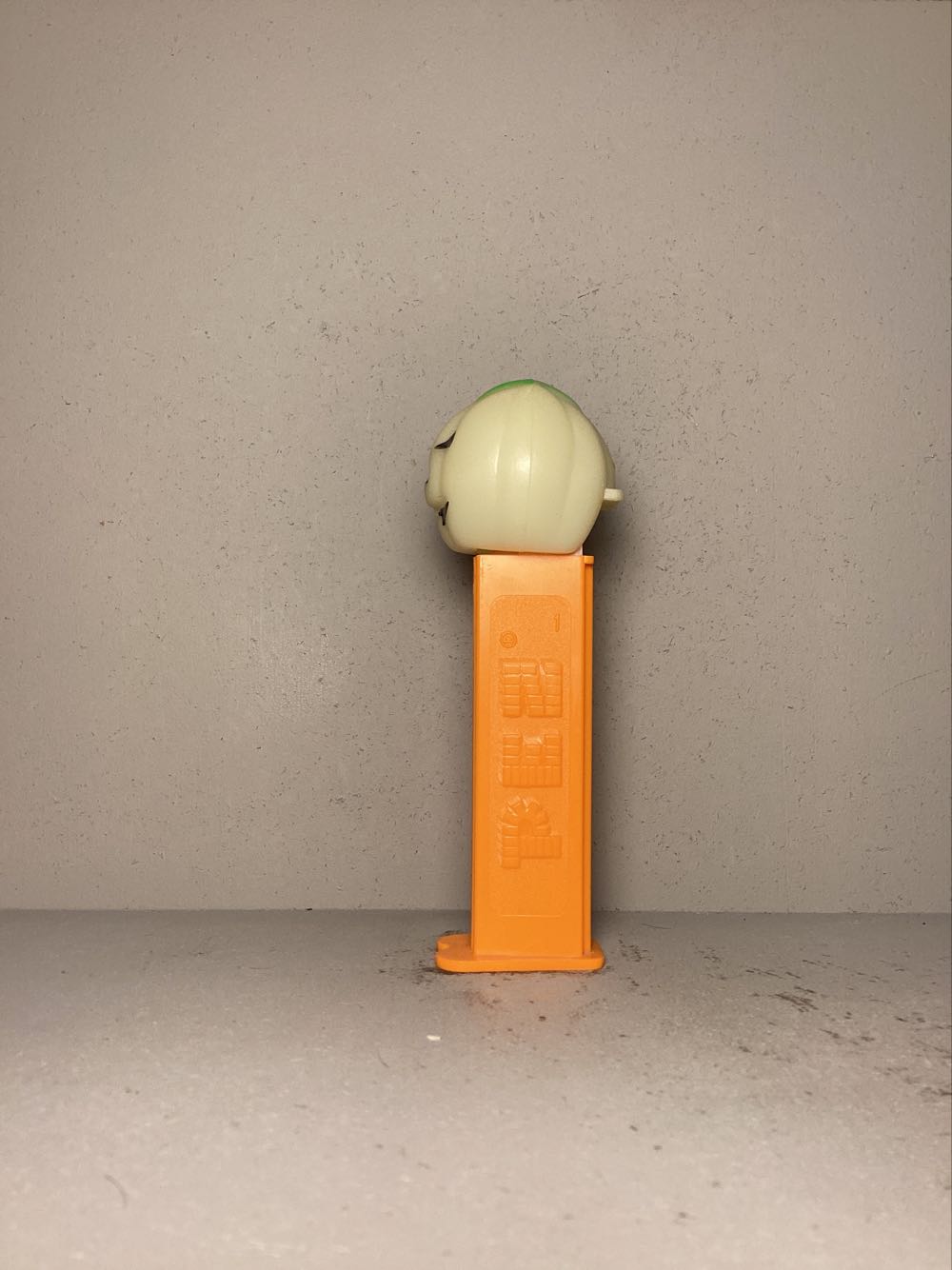 Halloween- Pumpkin C - Holiday pez collectible - Main Image 4