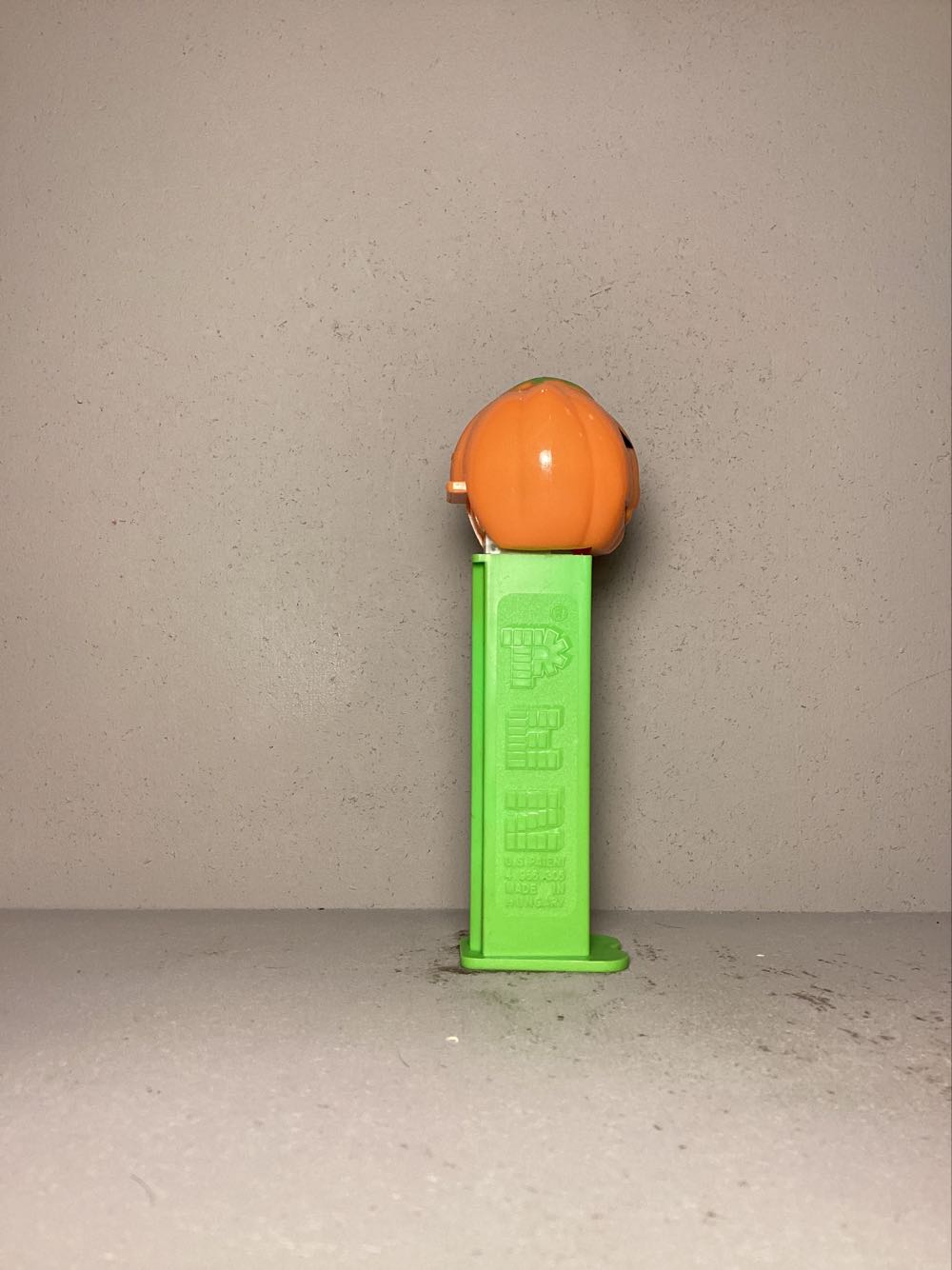 Halloween- Pumpkin C - Holiday pez collectible - Main Image 2