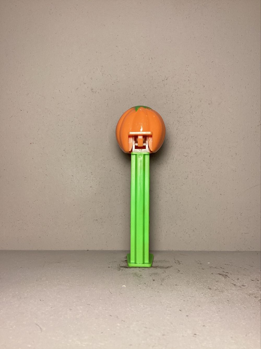 Halloween- Pumpkin C - Holiday pez collectible - Main Image 3