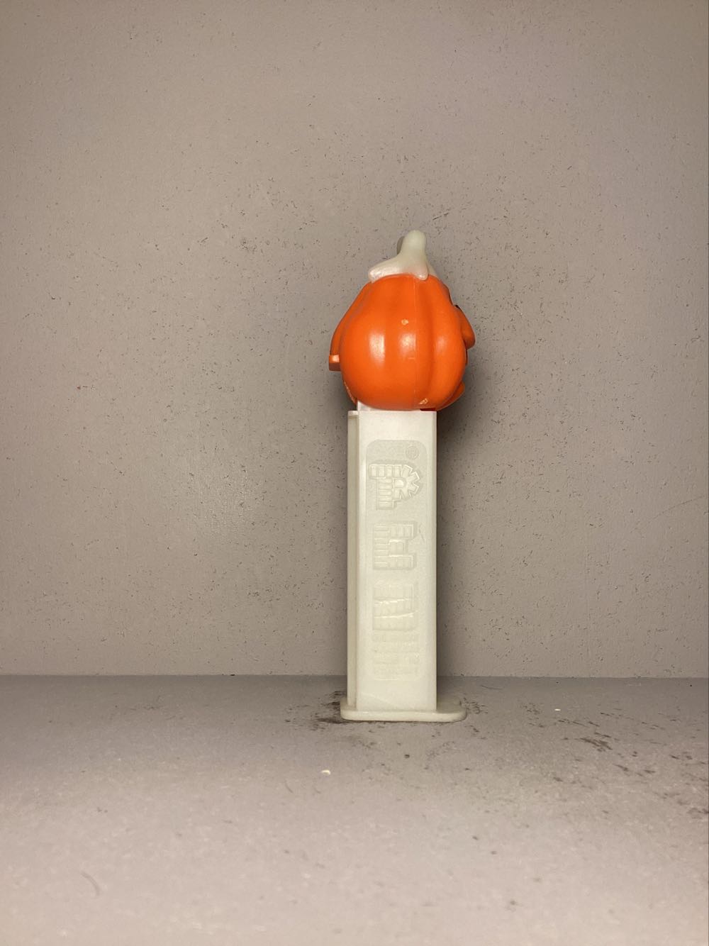 Halloween- Pumpkin D - Holiday pez collectible - Main Image 2