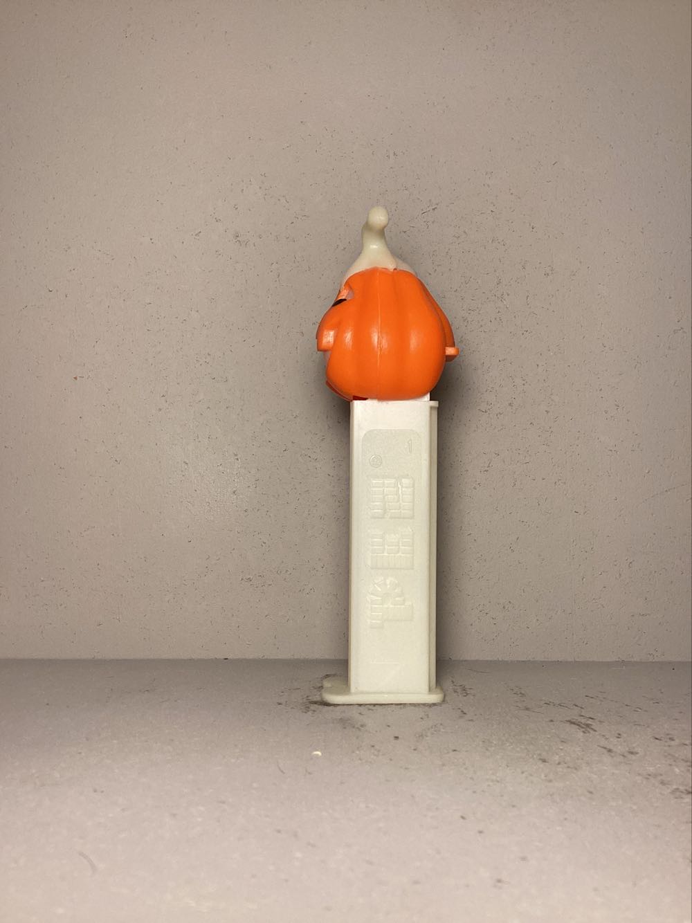 Halloween- Pumpkin D - Holiday pez collectible - Main Image 4