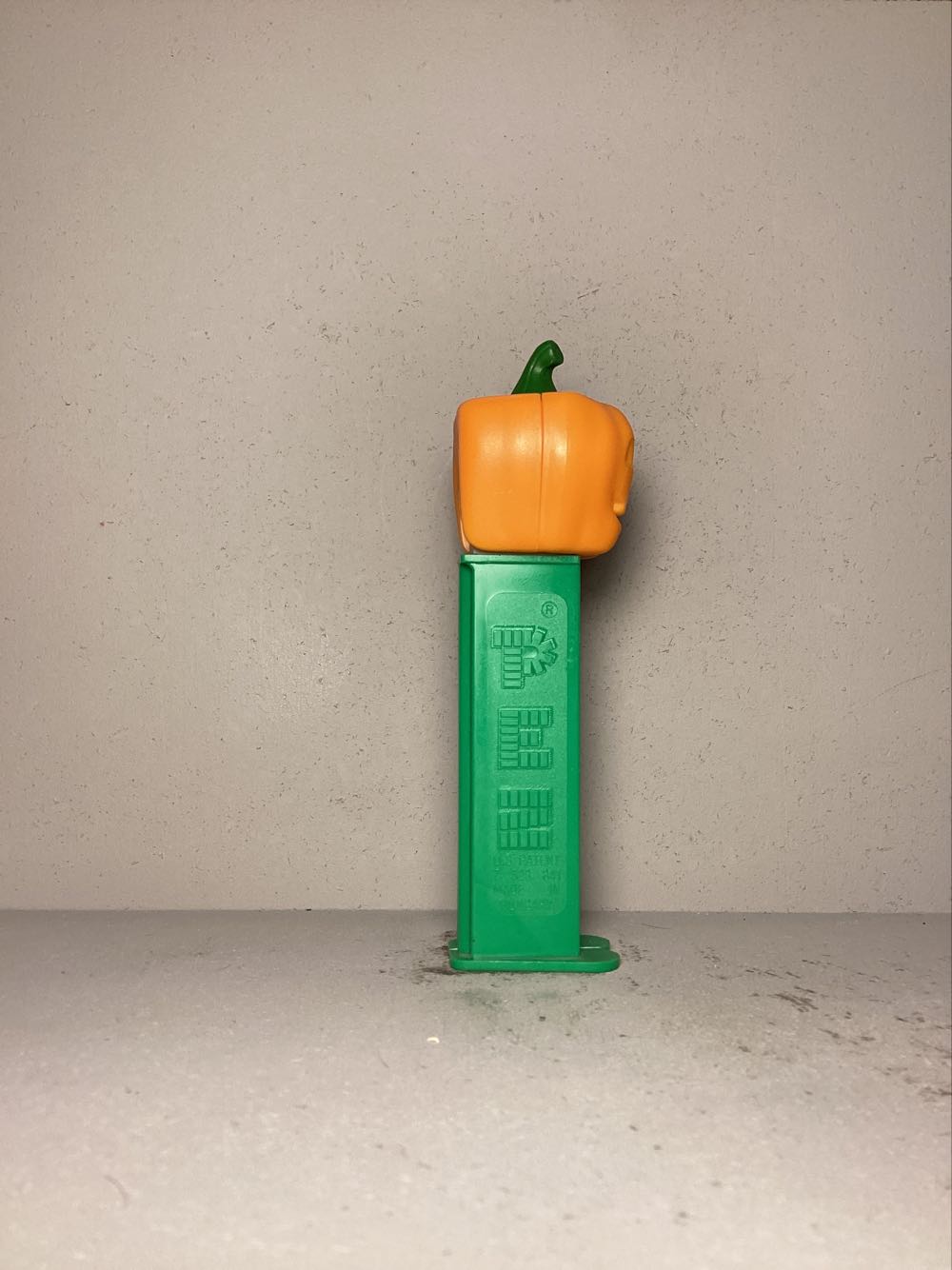 Halloween- Pumpkin E - Holiday pez collectible - Main Image 2