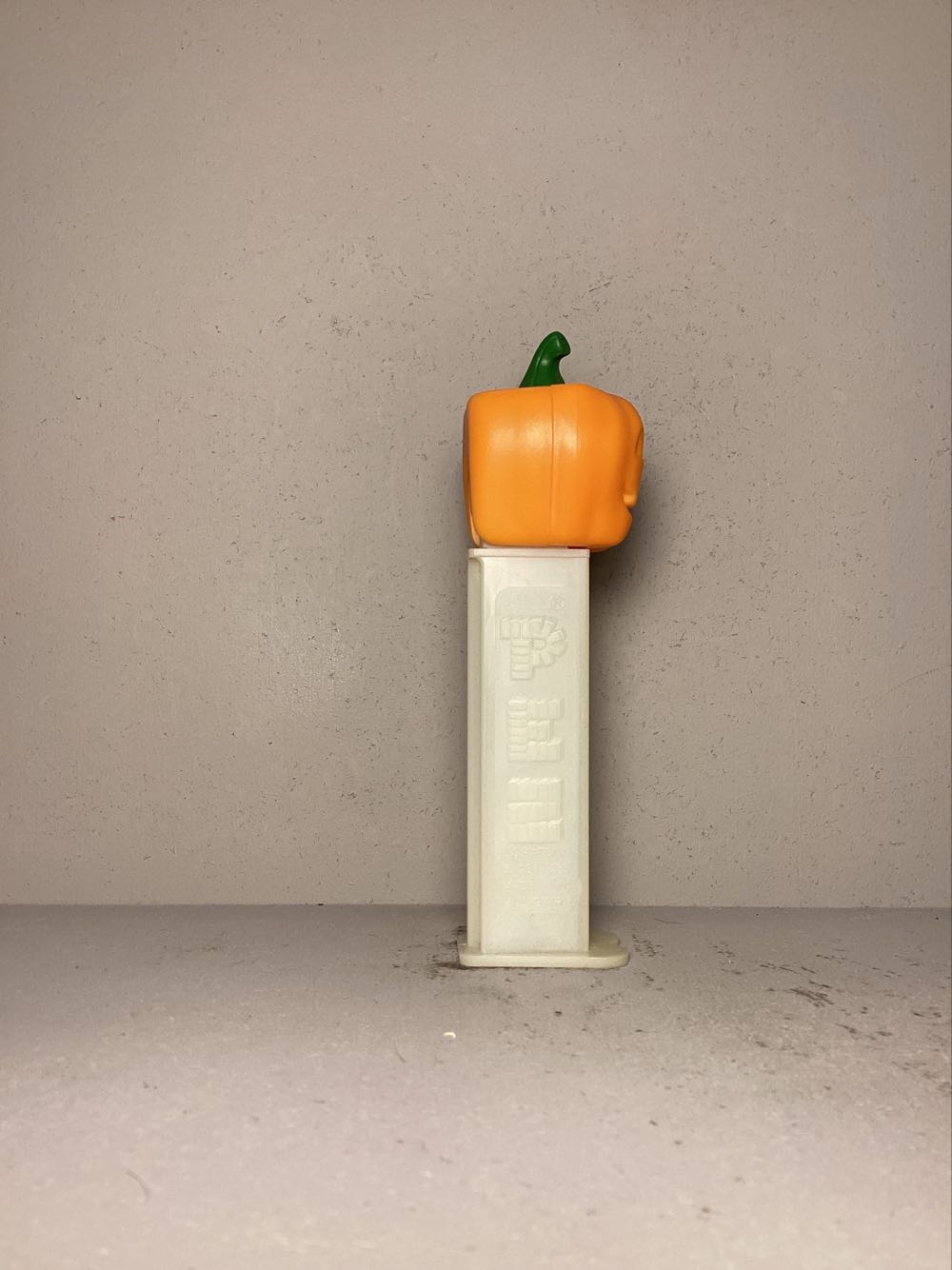 Halloween- Pumpkin E - Holiday pez collectible - Main Image 2