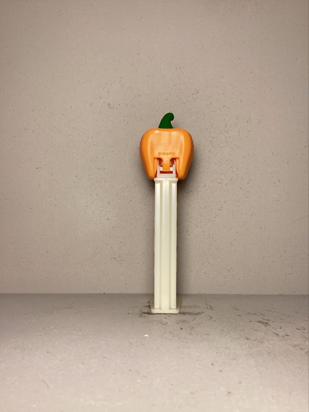 Halloween- Pumpkin E - Holiday pez collectible - Main Image 3