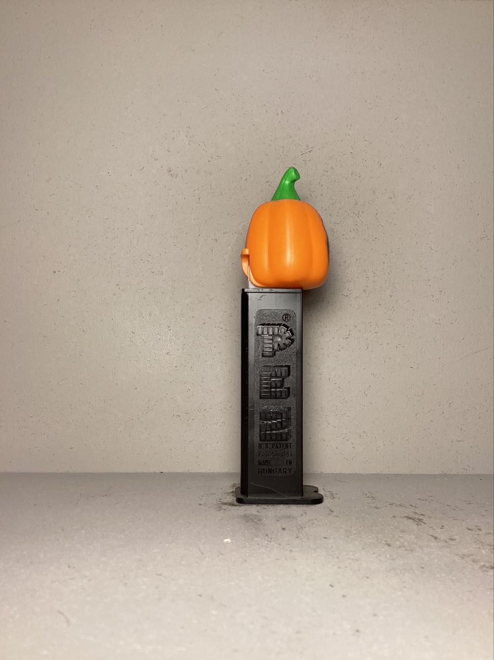 Halloween- Pumpkin F - Holiday pez collectible - Main Image 2