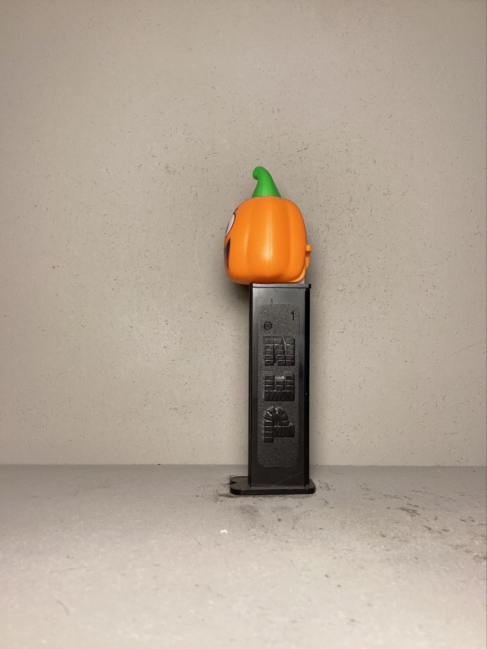 Halloween- Pumpkin F - Holiday pez collectible - Main Image 4