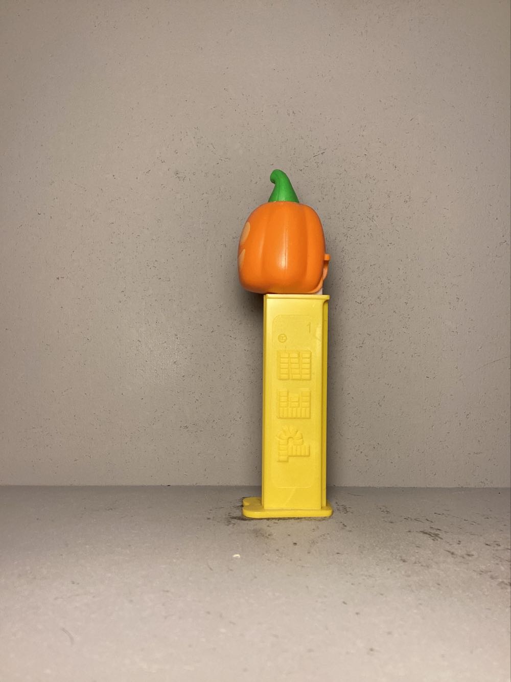 Halloween- Pumpkin F - Holiday pez collectible - Main Image 4