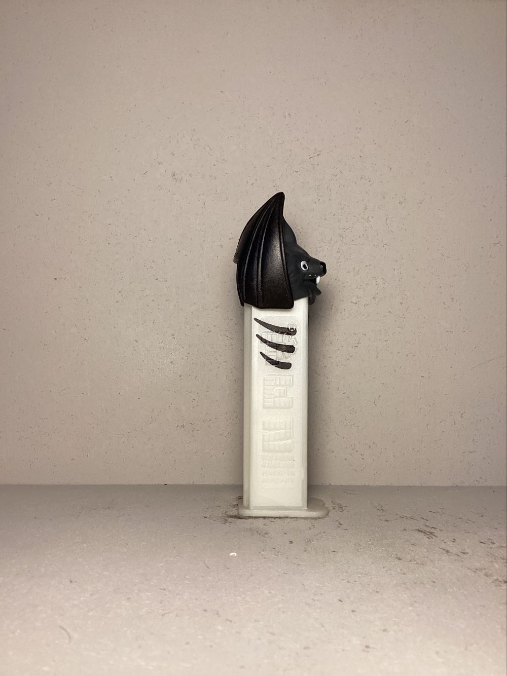 Halloween- Bat A - Holiday pez collectible - Main Image 2