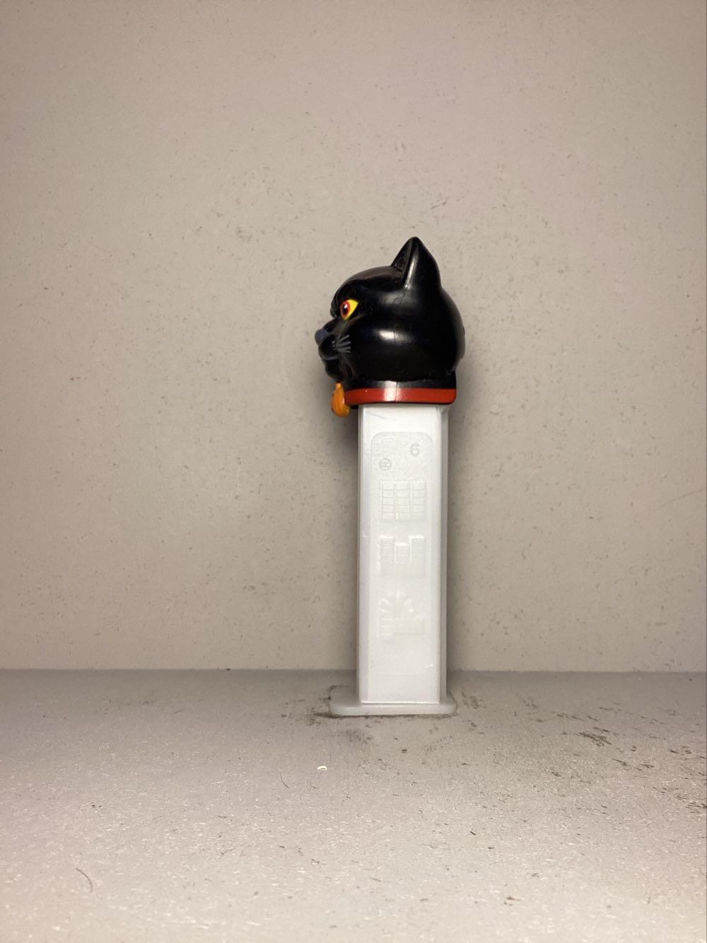 Halloween- Black Cat - Holiday pez collectible - Main Image 4