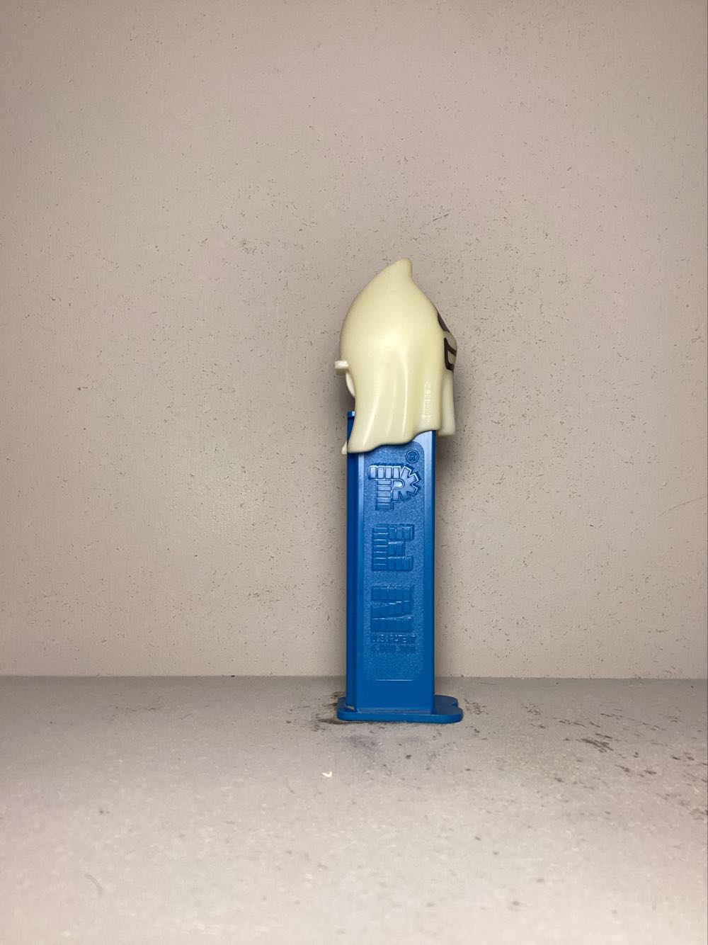 Halloween - Ghost - Naughty Neil - Halloween pez collectible - Main Image 2