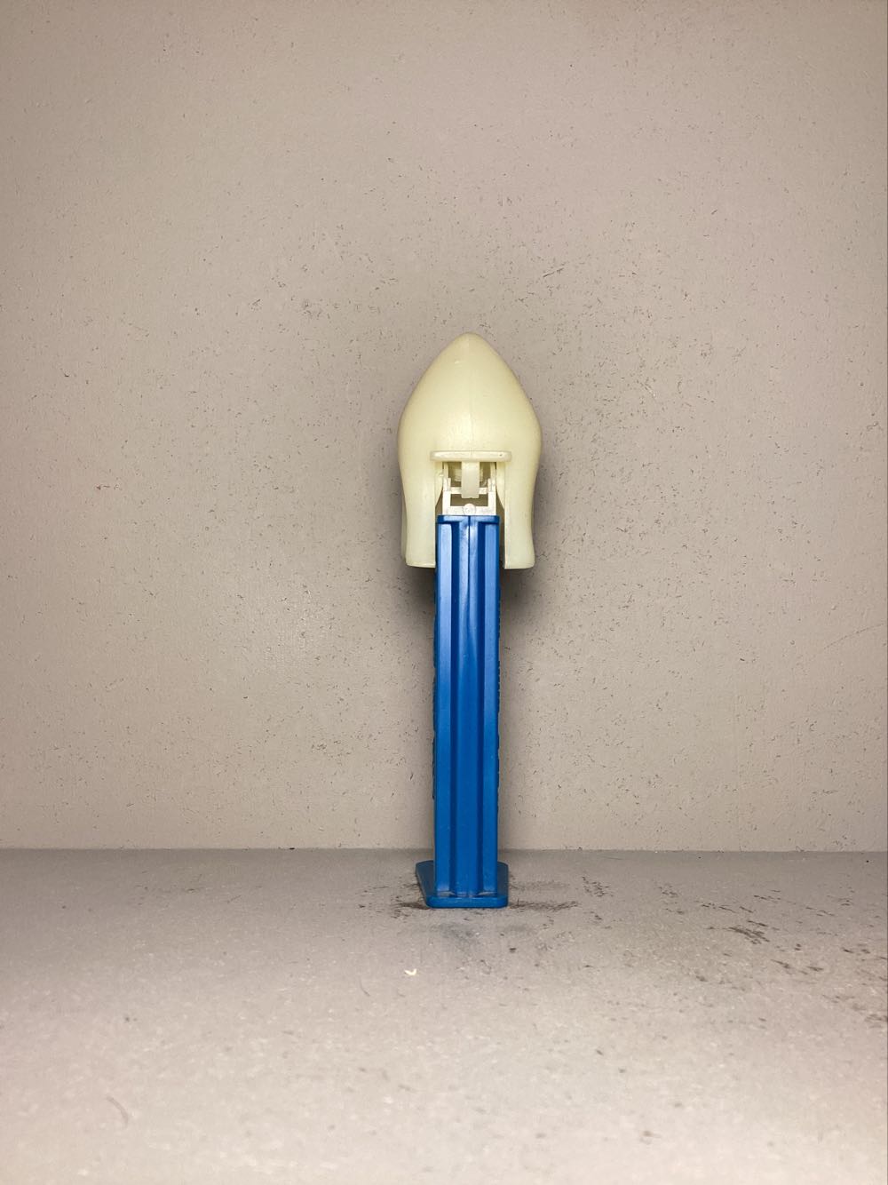 Halloween - Ghost - Naughty Neil - Halloween pez collectible - Main Image 3