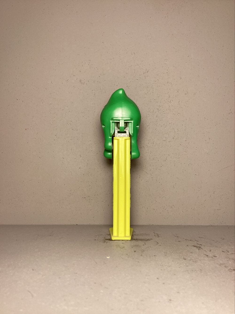 Halloween - Ghost - Slimy Sid - Halloween pez collectible - Main Image 3