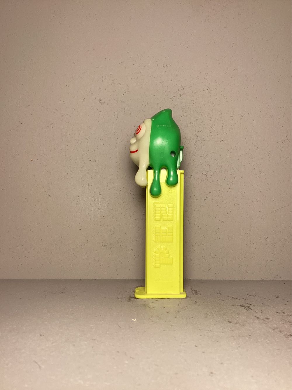 Halloween - Ghost - Slimy Sid - Halloween pez collectible - Main Image 4