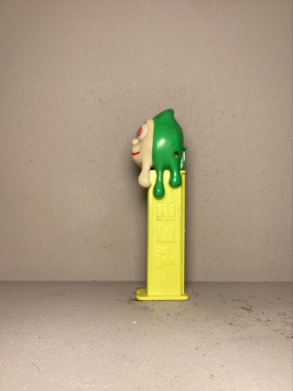 Halloween- Ghost, Slimy Sid - Holiday pez collectible - Main Image 4