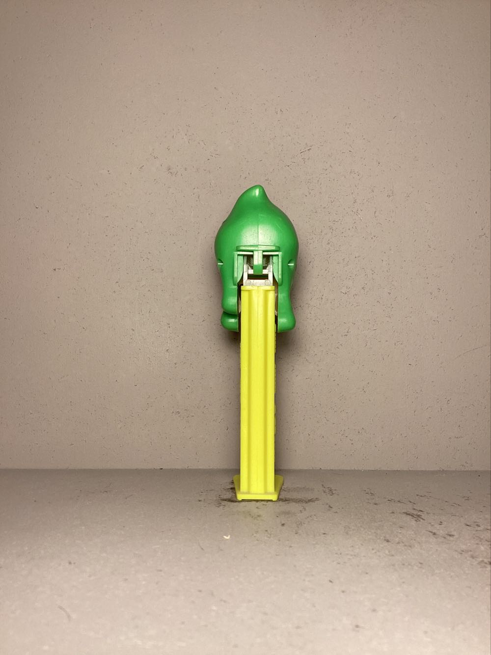 Slimy Sid Ghost - Halloween pez collectible - Main Image 3