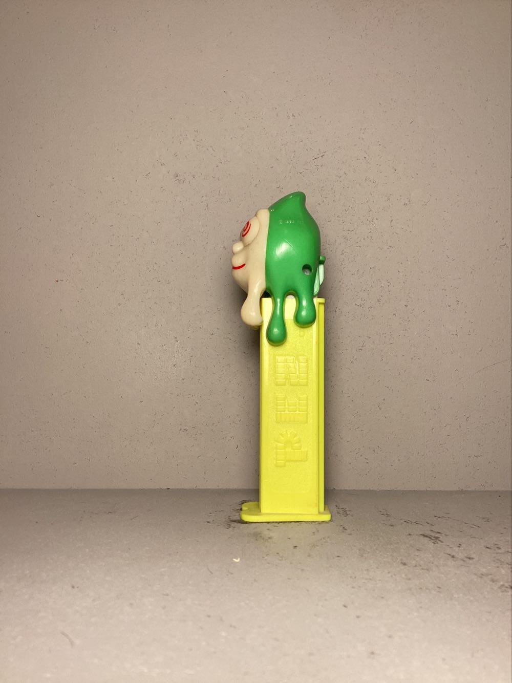 Slimy Sid Ghost - Halloween pez collectible - Main Image 4