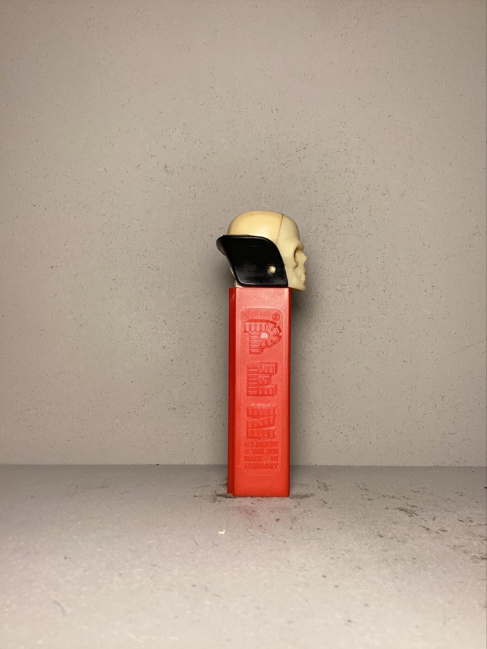 Halloween- Skull A - Holiday pez collectible - Main Image 2