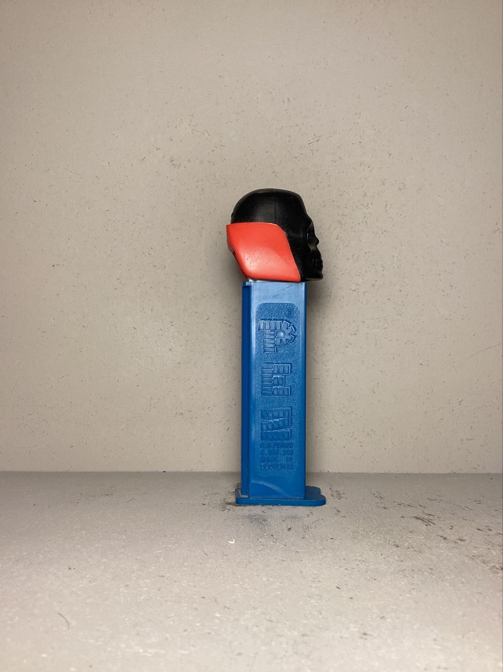 Halloween- Skull B - Holiday pez collectible - Main Image 2