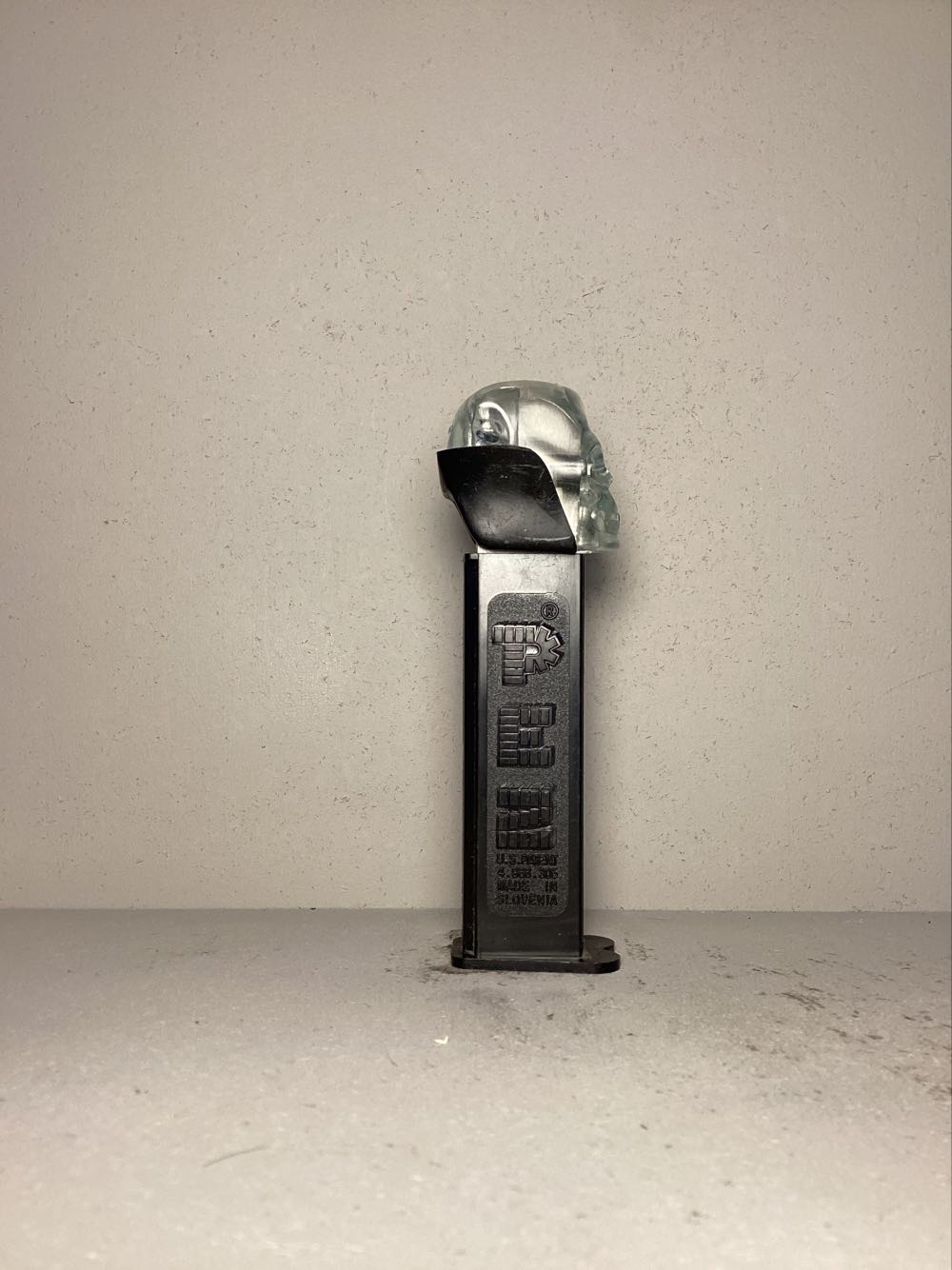 Halloween- Skull B - Holiday pez collectible - Main Image 2