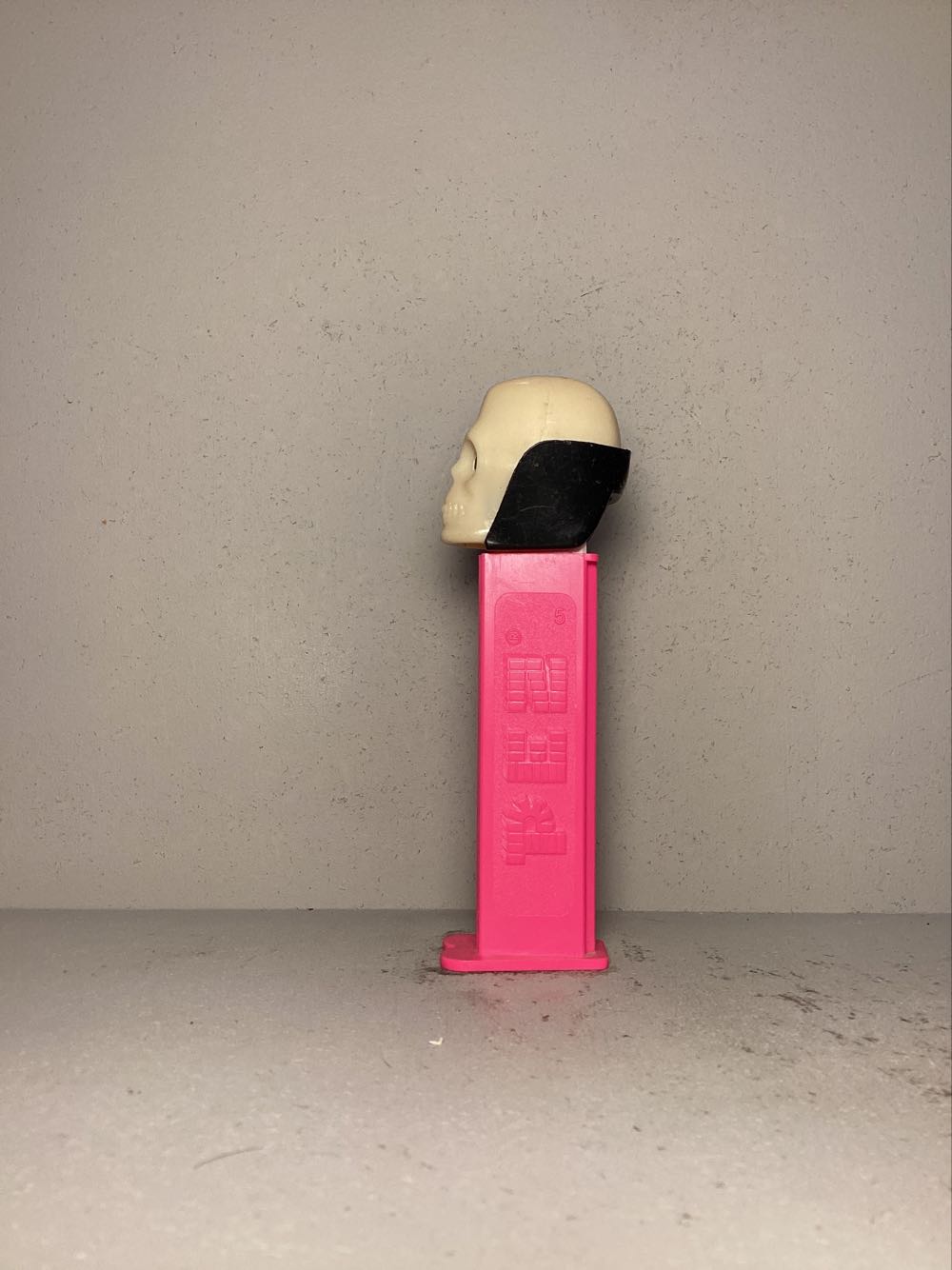 Halloween- Skull B - Holiday pez collectible - Main Image 4