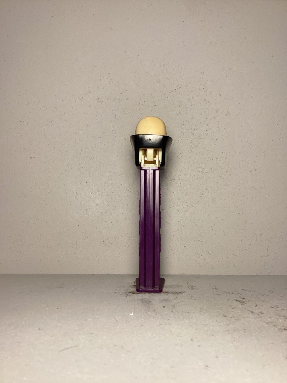 Halloween - Skull B - Halloween pez collectible - Main Image 3