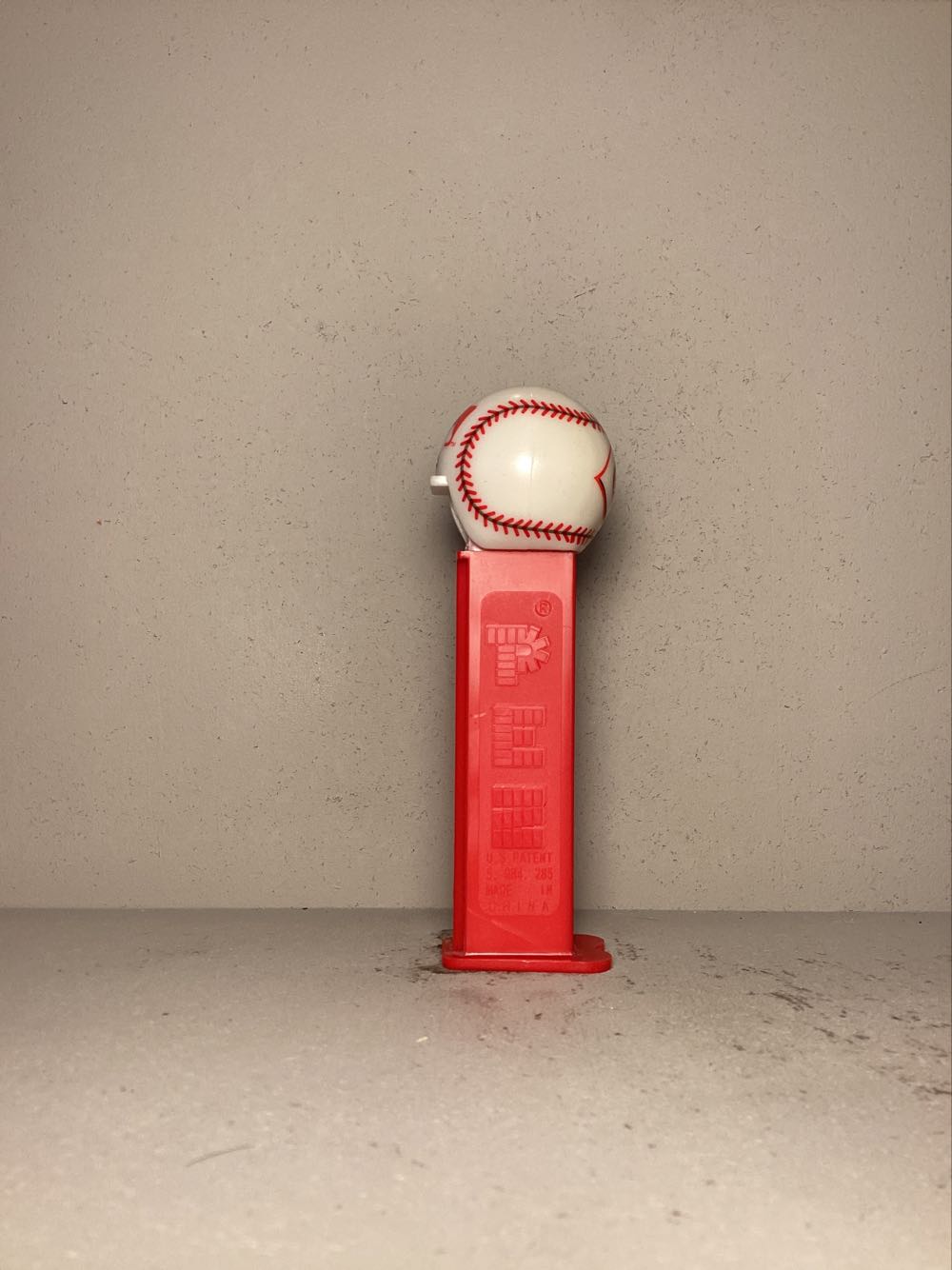 Baseball- MLB Cincinnati Reds Baseball - Sports pez collectible - Main Image 2