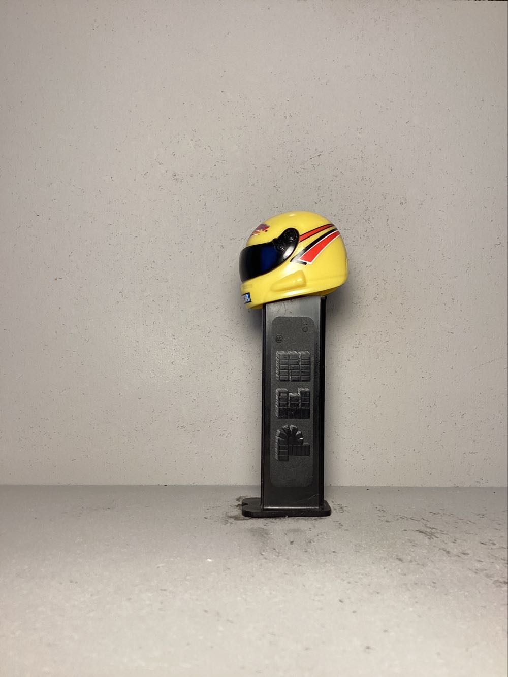 Nascar- Helmets - Sports pez collectible - Main Image 4