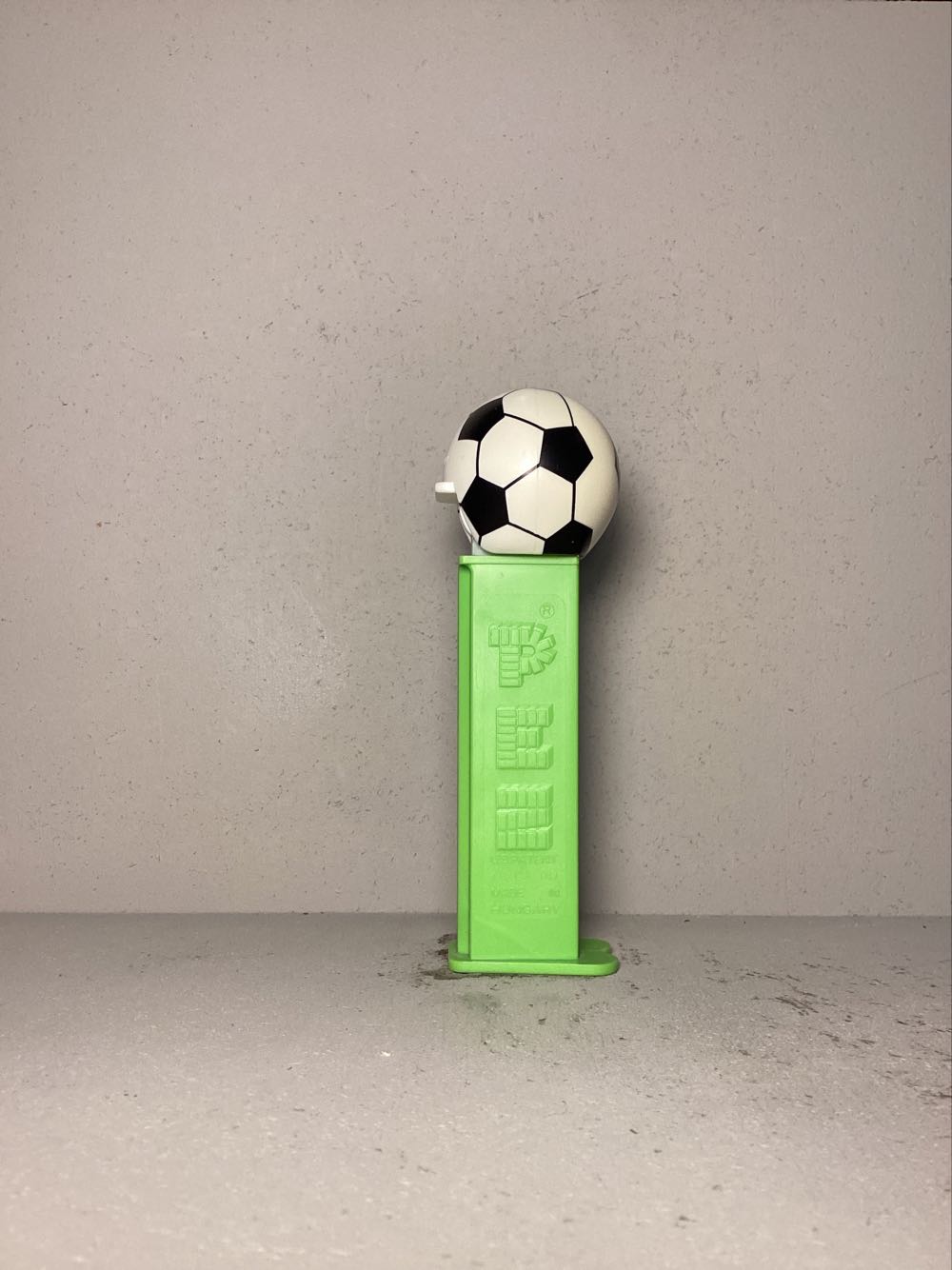 Soccer- Football Club (European Soccer- German) - Sports pez collectible - Main Image 2