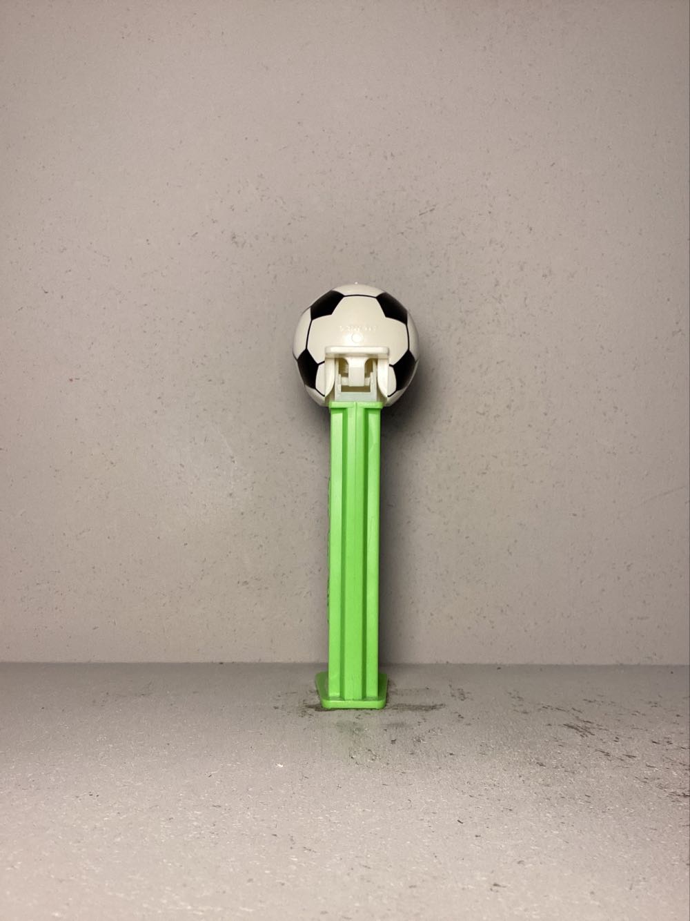 Soccer- Football Club (European Soccer- German) - Sports pez collectible - Main Image 3