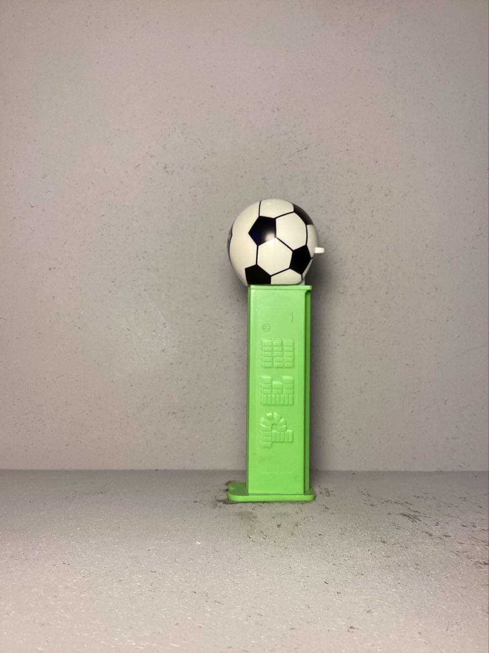 Soccer- Football Club (European Soccer- German) - Sports pez collectible - Main Image 4