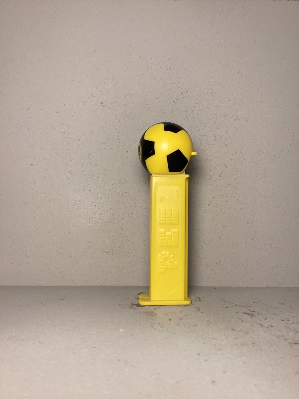 Soccer- Football Club (European Soccer- German) - Sports pez collectible - Main Image 4