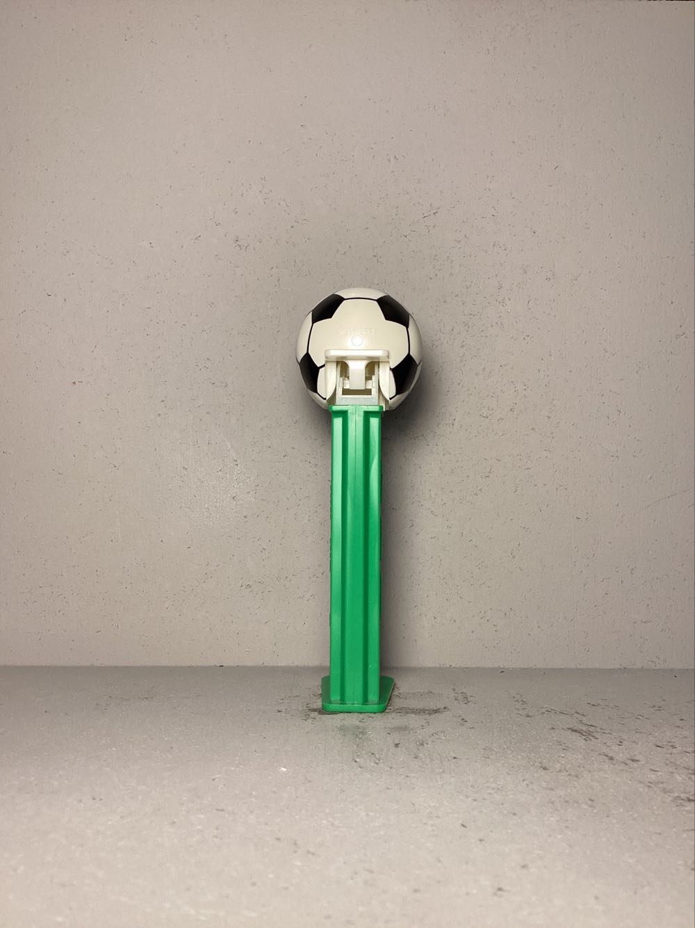 Soccer- Football Club (European Soccer- German) - Sports pez collectible - Main Image 3