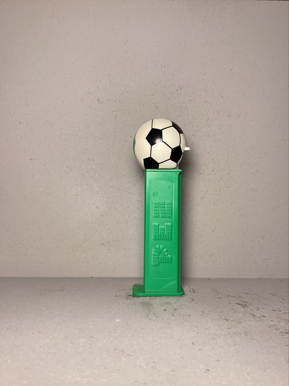 Soccer- Football Club (European Soccer- German) - Sports pez collectible - Main Image 4