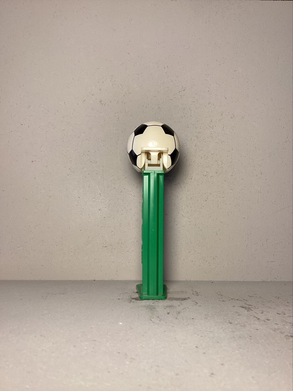 Soccer- Football Club (European Soccer- UK) - Sports pez collectible - Main Image 3