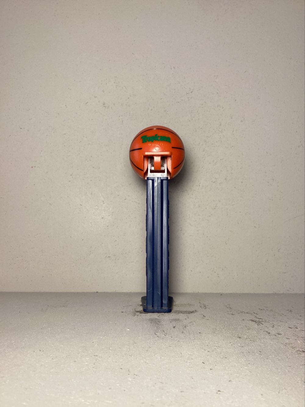 Basketball- Promotions- Basketball - Sports pez collectible - Main Image 3