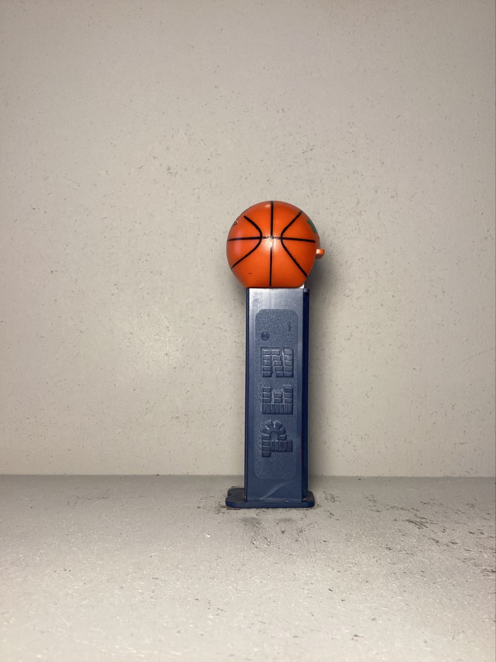 Basketball- Promotions- Basketball - Sports pez collectible - Main Image 4