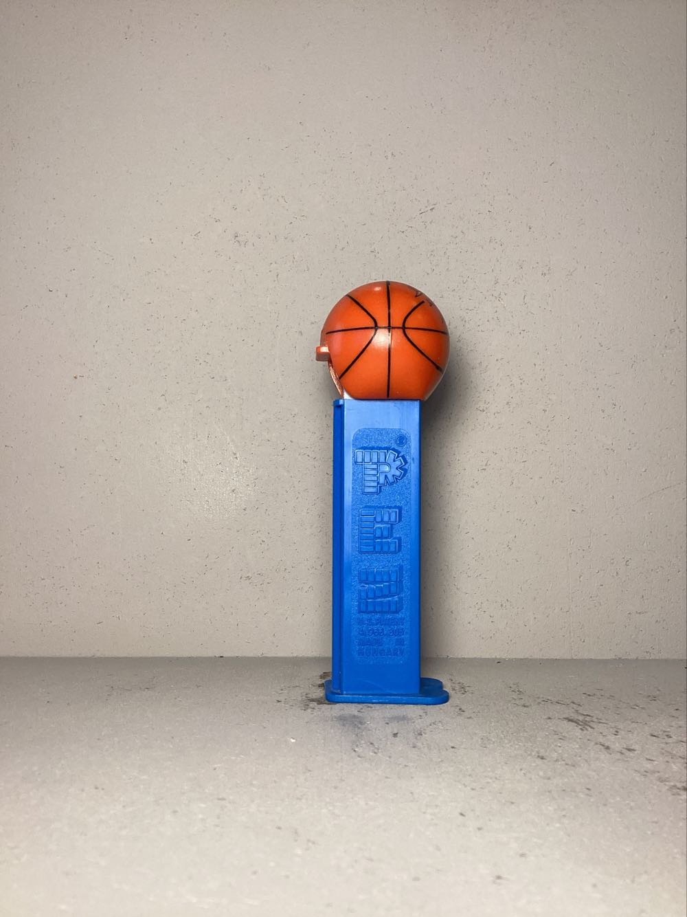 Basketball- Promotions- Basketball - Sports pez collectible - Main Image 2
