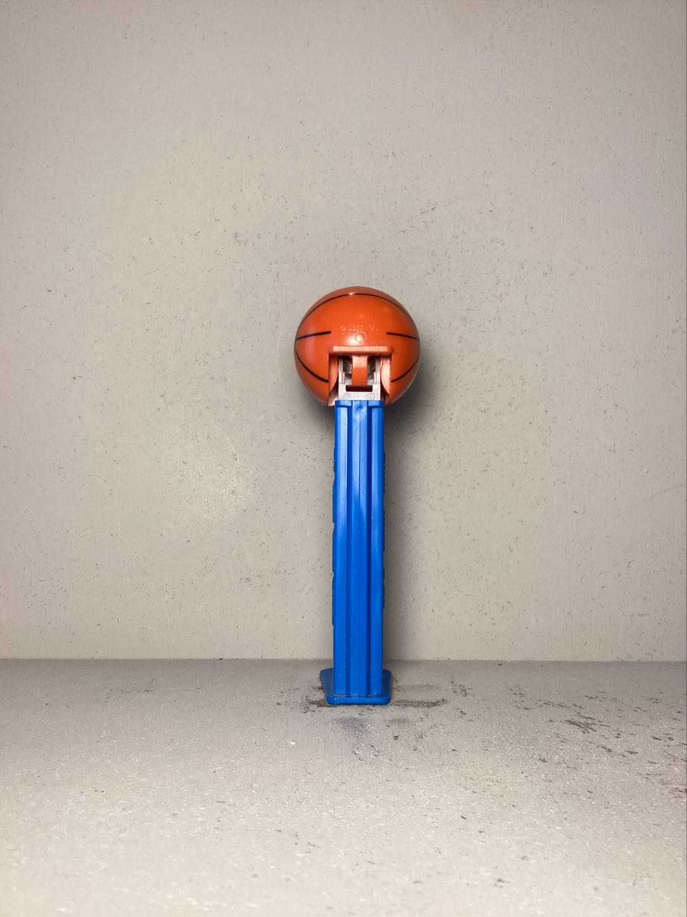 Basketball- Promotions- Basketball - Sports pez collectible - Main Image 3